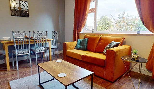 Flat 9 Stylish 2Bed 1st Floor | Business | Parking | WIFI