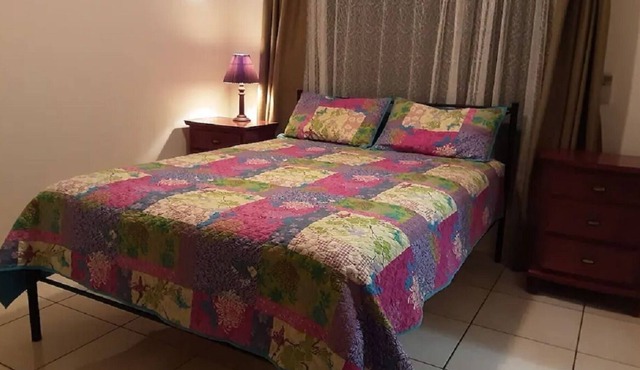 Flat A/C Fans Pet Friendly accept up to medium dog Please book pet in. Yard