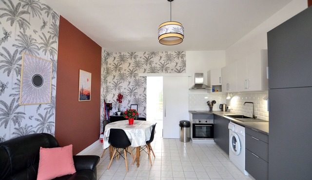 Flat-Apartments 36m², Ground floor, City Center Lamalou les Bains