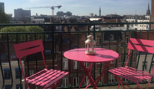 FLAT CLOSE TO "VIEUX LILLE"