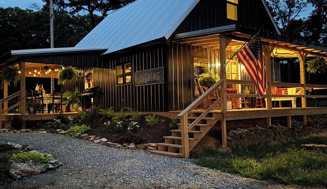 Flat Creek Cabin at Riverbend Farm in Evening Shade Arkansas