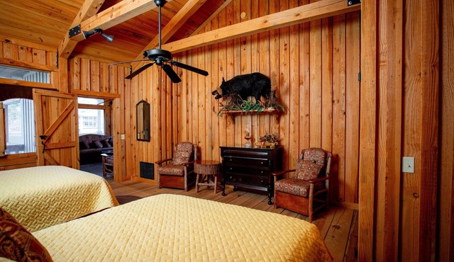 Flat Creek Lodge Boar Hog Cottage 1 hr 15 min form Augusta National