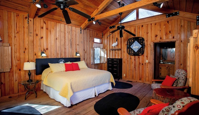 Flat Creek Lodge Swan Cottage 1 hr 15 min form Augusta National
