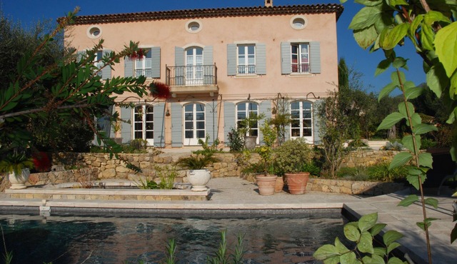 Flat duplex in Villa 4/6 pers. Near Grasse, Swimming pool, Garden