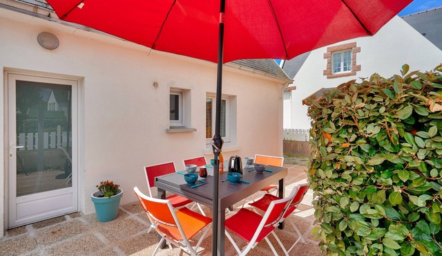 Flat for 4 300m from the beach in Guilvinec