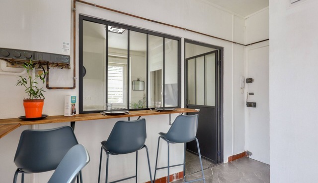 Flat for 4 - Nantes - 950m from the Loire