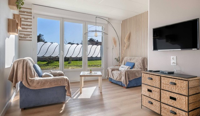 Flat for 4 with large garden