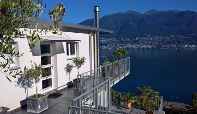 Flat in a dream location with Ticino flair