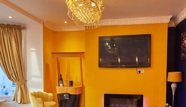 Flat in Kemptown. Road opposite to beach