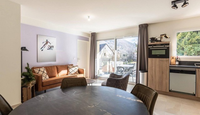 Flat in Les Trois Vallees and the spa thermal baths in Brides-Les-Bains!