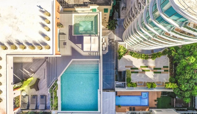 Flat in Regatta II With Breakfast Included 203