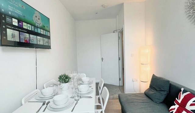 Flat next to Euston Station