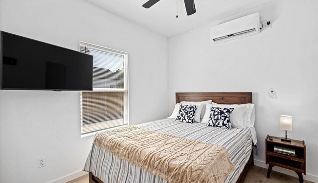 Flat Nr Heights + Downtown | Games WiFi TV | Pets