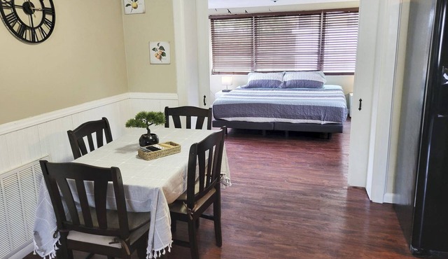 Flat Rate✰Entire Home, Fully Equipped✰1 King BR✰1 Queen BR✰ 2 Twin Beds