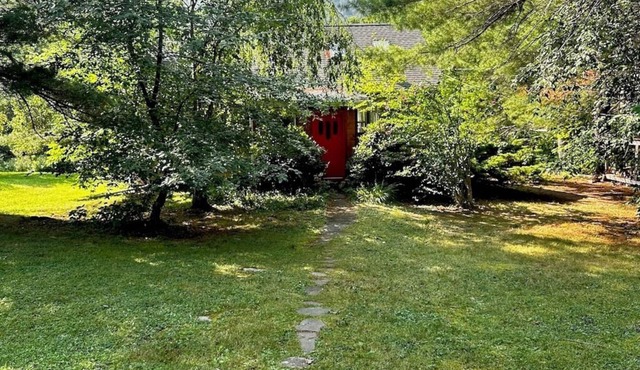 Flat Rocks Cottage- ski and swim in the Catskills