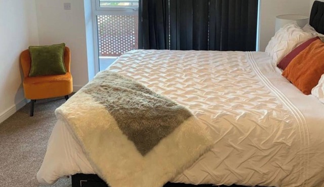 Flat-Sleeps 4 & Direct links to Central London