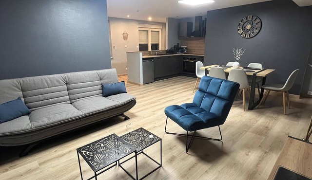 Flat with private parking