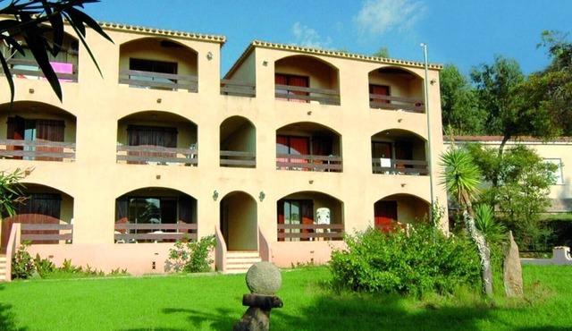 Flat with private terrace, restaurant,village walking distance