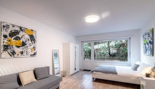 Flat with terrace 3 minutes from the station (PONTE PARADISO)