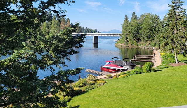 Flathead Lake front Condo with fabulous views Bigfork, MT