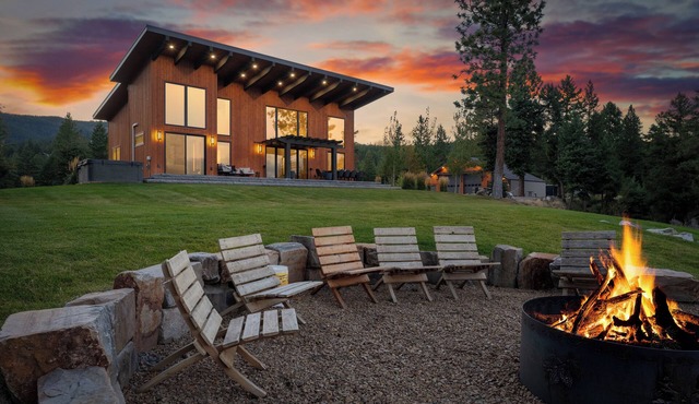 Flathead Lake/Hot Tub, Fire Pit & Forest Views