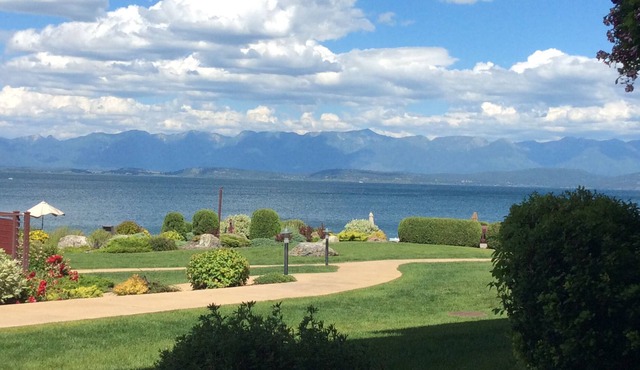 Flathead Lake, MT Luxurious Waterside Condo