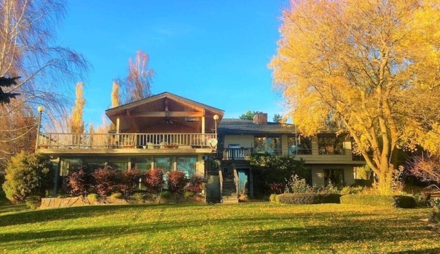 Flathead Lake Retreat: Private Beach, 2 Docks, Hot Tub, Sauna & 21' Swim Spa!