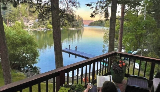 Flathead Lake Retreat ~ Wrap Yourself in Nature with All the Comforts of Home