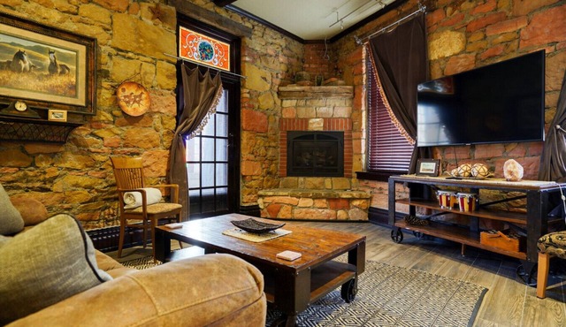 FlatIron w/Courtyard