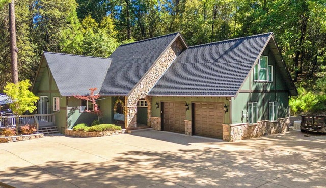 Flatlanders Paradise | Family-Friendly Forest View