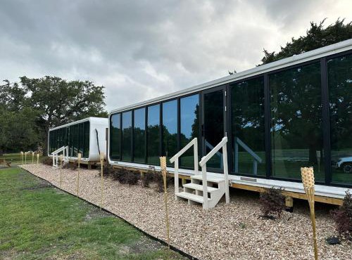 Flatonia Glamping Retreat - Getaway Resort - 2Bedrooms, 2 Queen Beds
