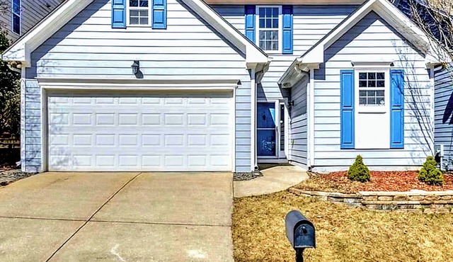 Flawless 3-bedroom house in the prestigious neighborhood of Avondale Estates.