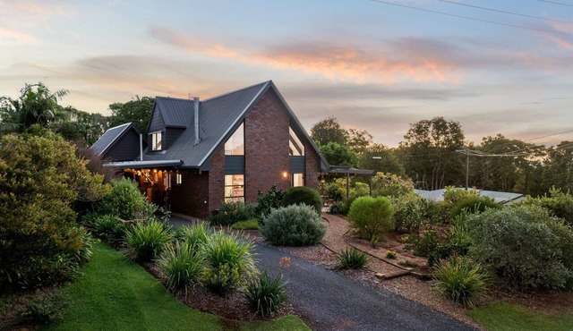 Flaxton Couples Cottage Eco-Luxury, Serenity & Hinterland Escape Near Montville