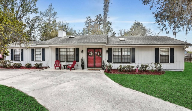 Fleming Island 4-3 by River wifi&MILS Fenced Beach 45min 1 of 7 local properties