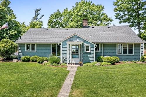 Fletcher Cottage near Grand Haven