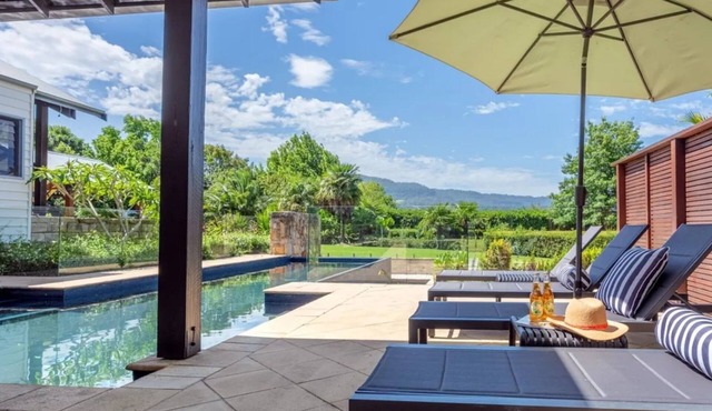 Fletchers Lane Escape – rural resort vibes, sweeping views, pool, tennis court, close to Berry