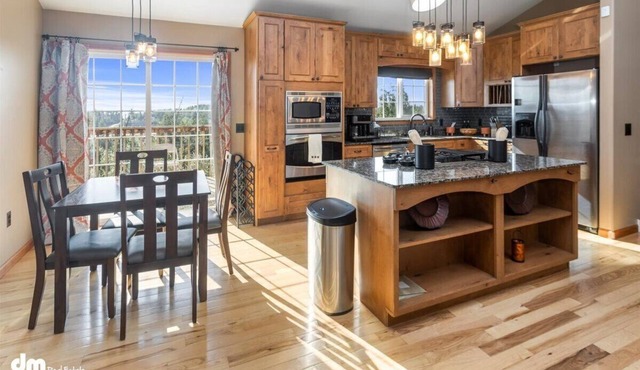 Fleur de Lis 4bed 3bath & Mountain Views