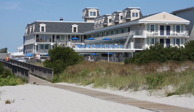 Fleur De Lis Beach Motel