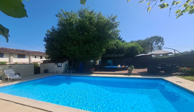 'Fleurie' La Grange du Moulin -Just families - Fun for kids - Heated pool - wifi
