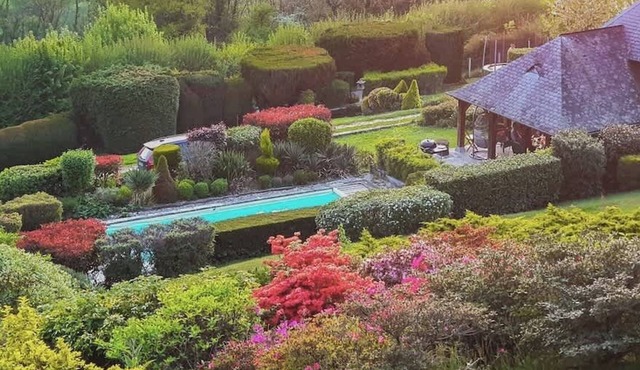 Fleurs De Mai Cottage Heated Pool Playgrounds View