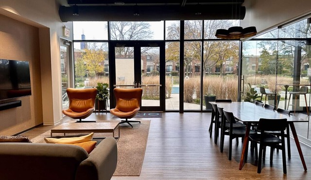 Flexhome Medical District 1BR - Pool + Gym (CHI30)
