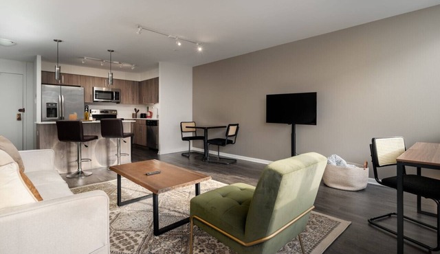 Flexhome Medical District 1BR with Parking, Pool, Gym, Amenities Galore (CHI30)