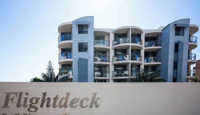 Flightdeck 203 - 4 Bedroom unit in Town