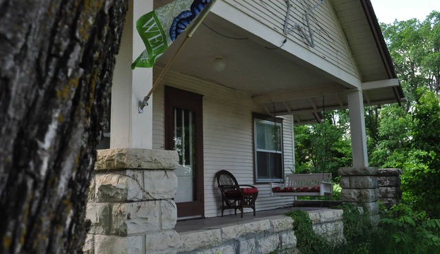 Flint Hills Farm House Close to Manhattan at Lazy T Ranch