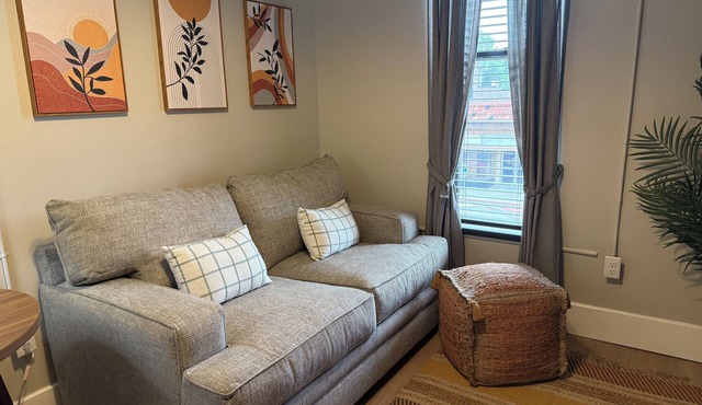 Flint Hills Flat charming 2-bedroom, 1 bath apartment in Osawatomie. NEW listing