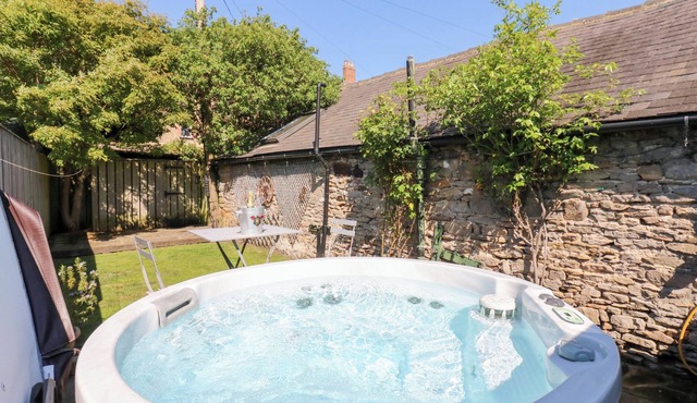 FLINTS COTTAGE, pet friendly, character holiday cottage in Richmond