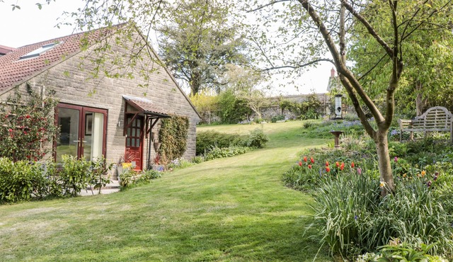 FLINTSTONES, country holiday cottage in Buckland St Mary