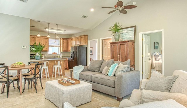 Flip Flop Cottage – Free Golf + Pet-Friendly + Close to Seaside!