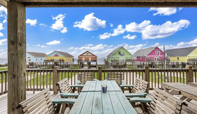 Flip Flop · Large 5bd ~ Hot Tub w Ocean View, Firepit & Gameroom