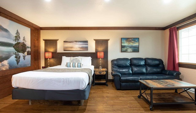 Flip Flop - Queen Studio Room at Wanderlust Inn, Pet Friendly